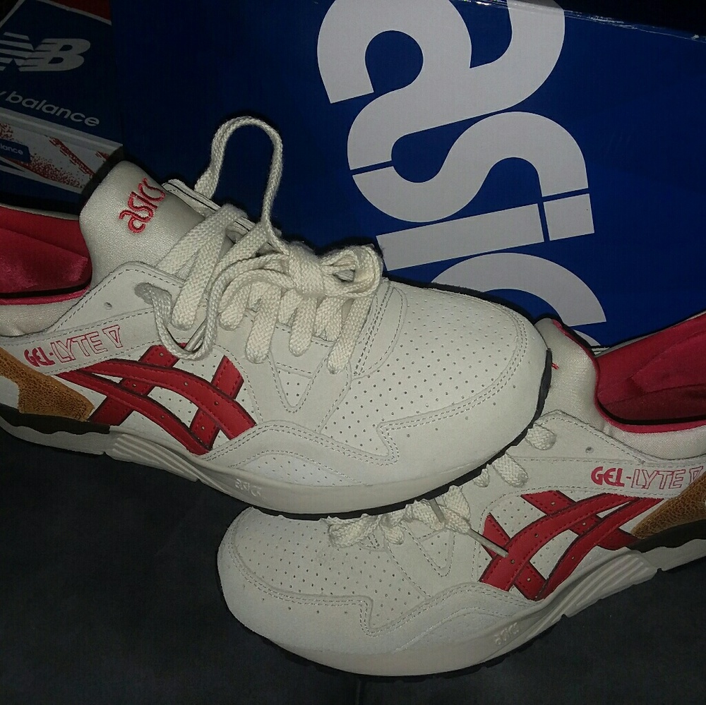 Sneakers